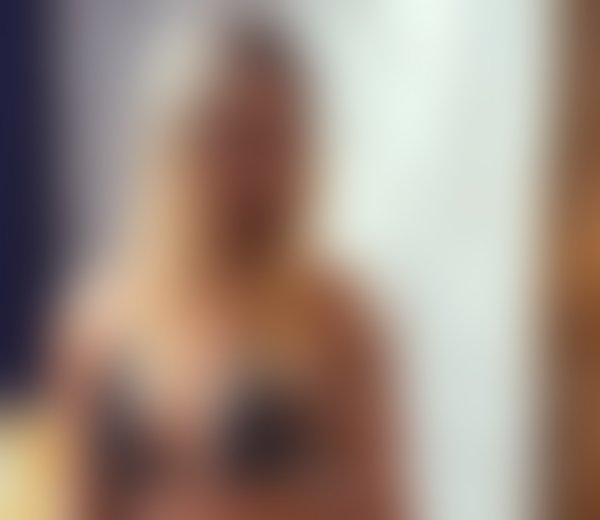 Silvia – žena na sex Šurany